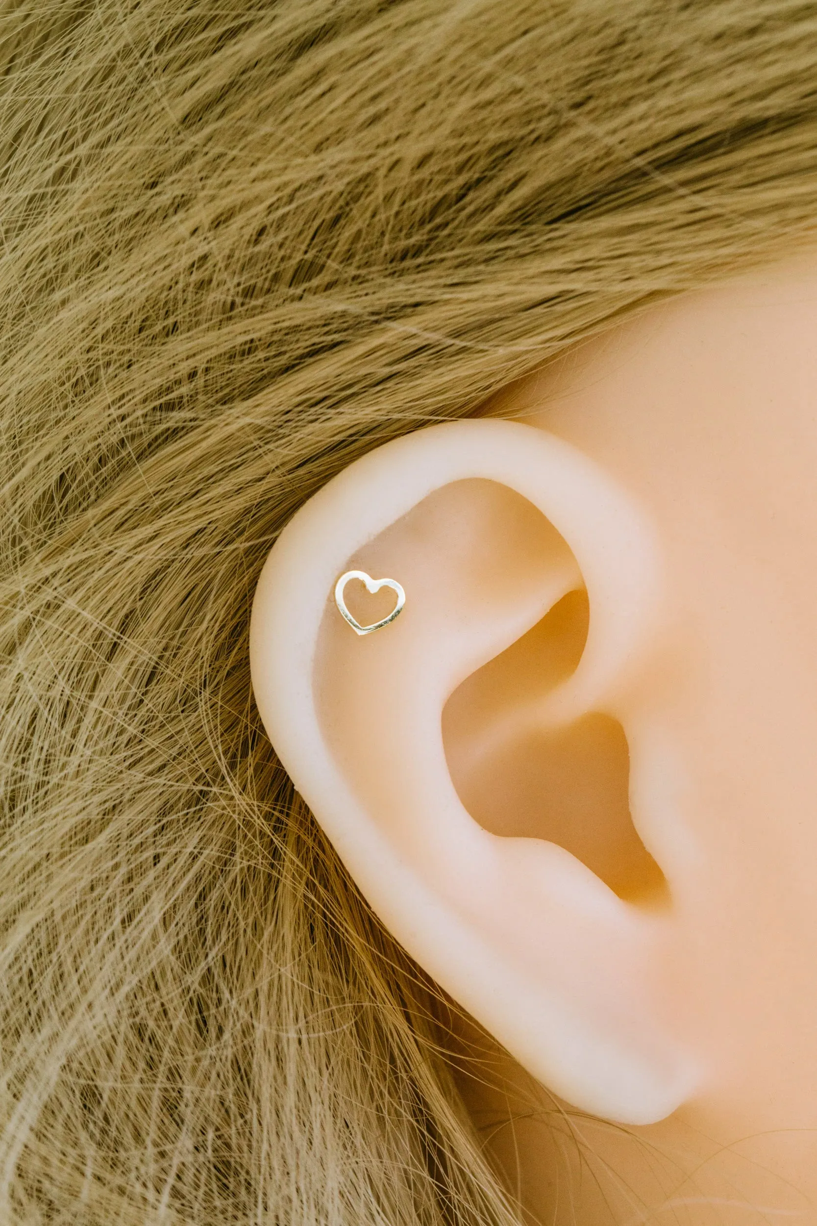 14k Gold Heart Barbell Ear Stud Piercing