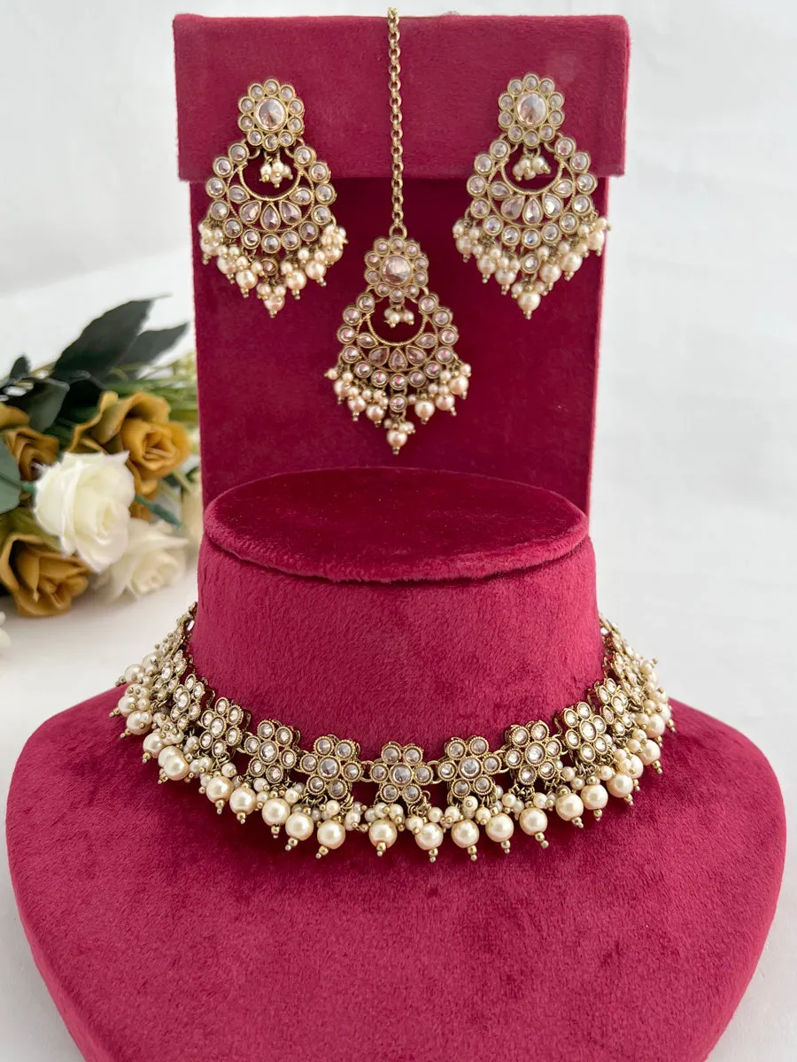 Adaa Necklace Set