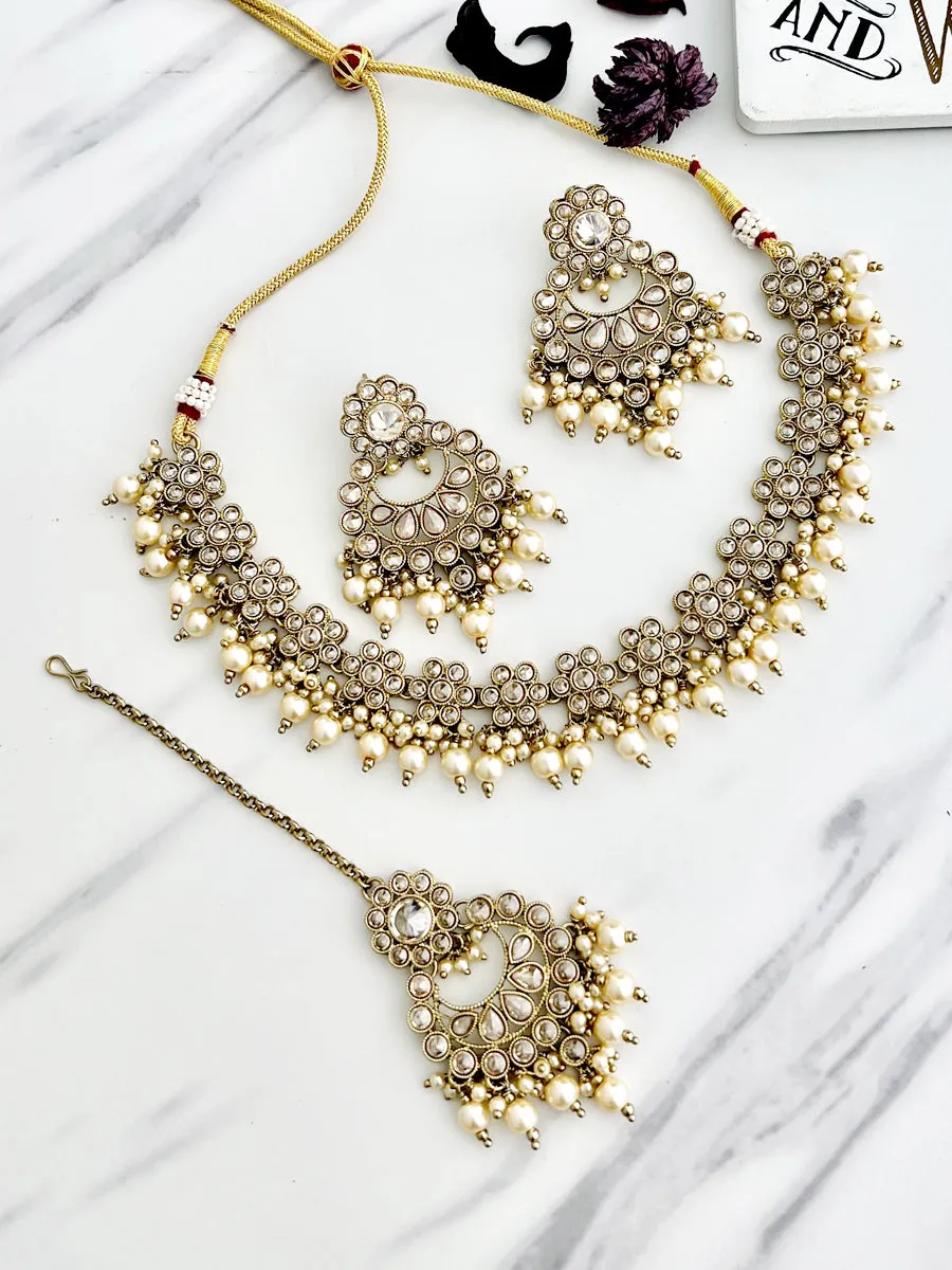 Adaa Necklace Set