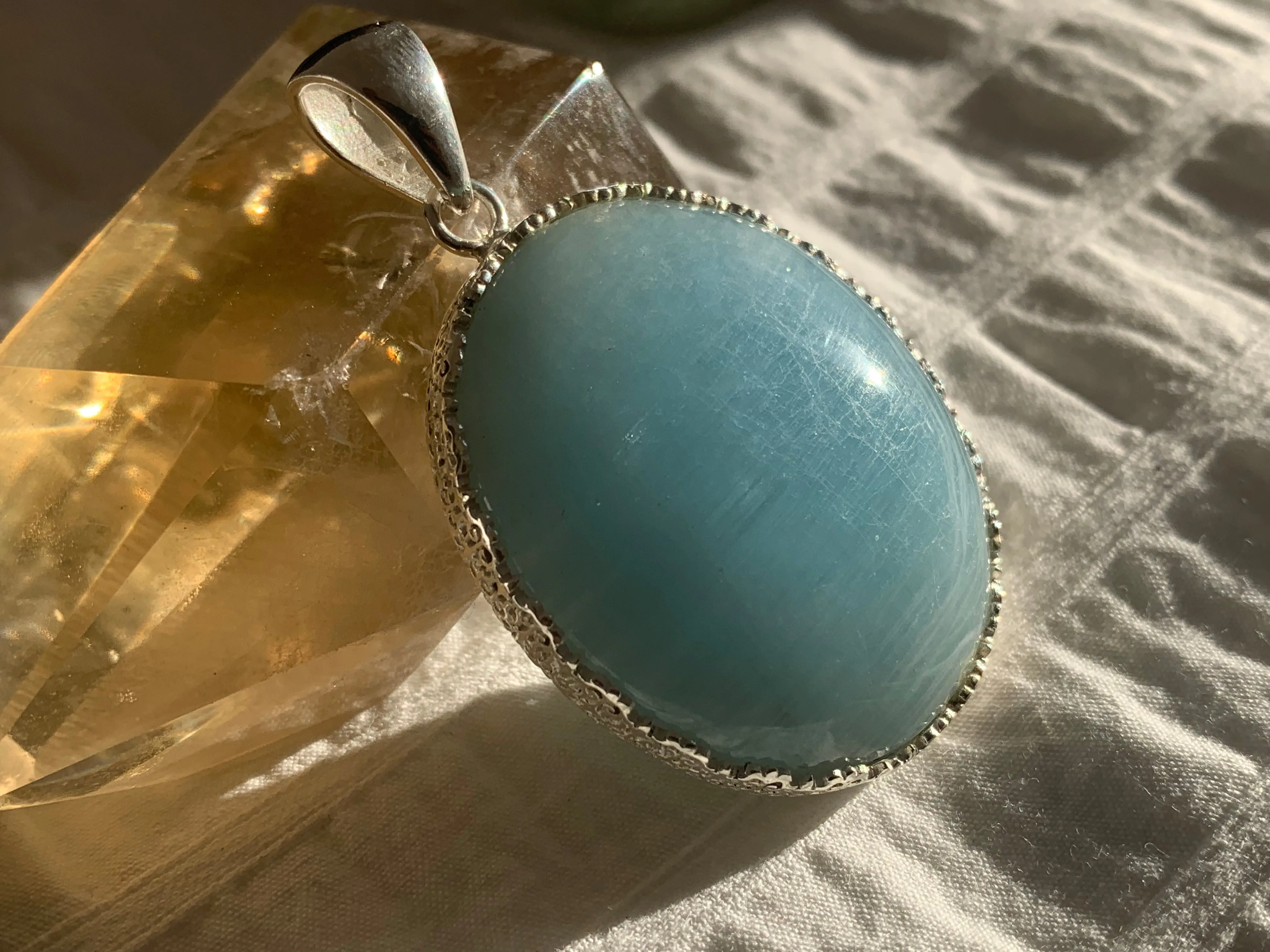 Aquamarine Lilith Pendant - Round