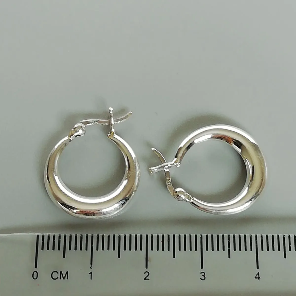 Crescent hoops | 19 mm silver hoops | Silver hoop earrings | Ear piercings | Minimalist hoops | Gypsy ear hoops | E249