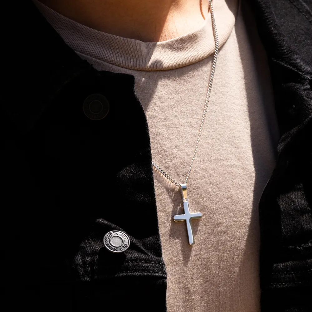 Silver Cross Pendant - Stylish and Elegant Silver Cross Pendant for a Timeless Look