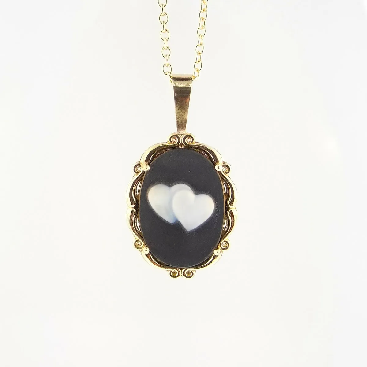 Lovely Cameo Pendant