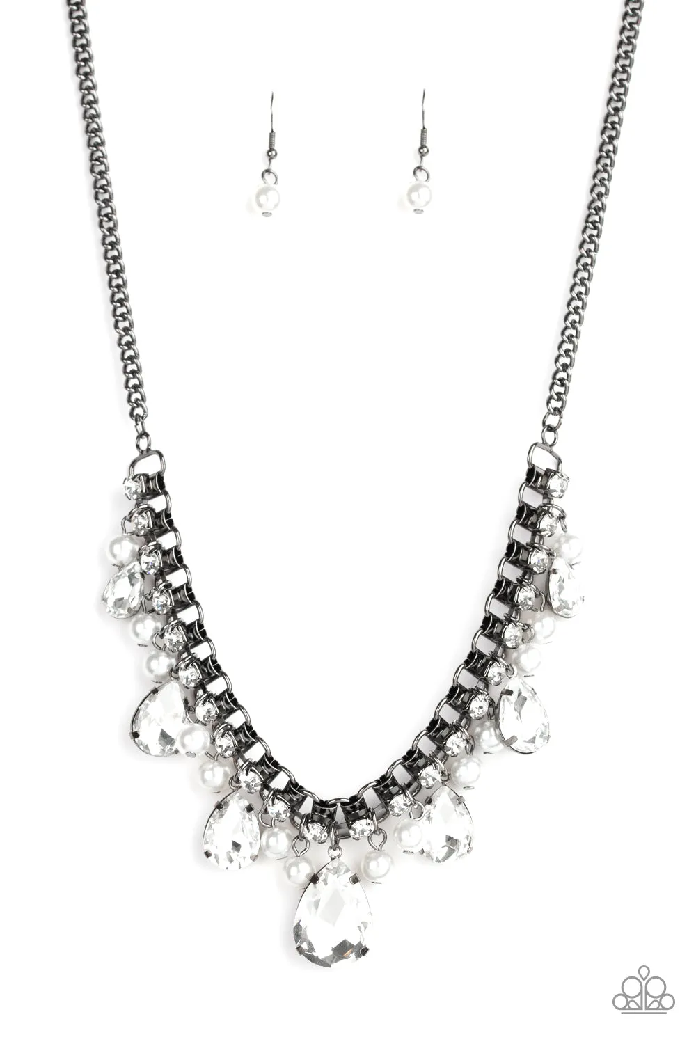 Paparazzi Necklace ~ Knockout Queen - Black Pearl Necklace