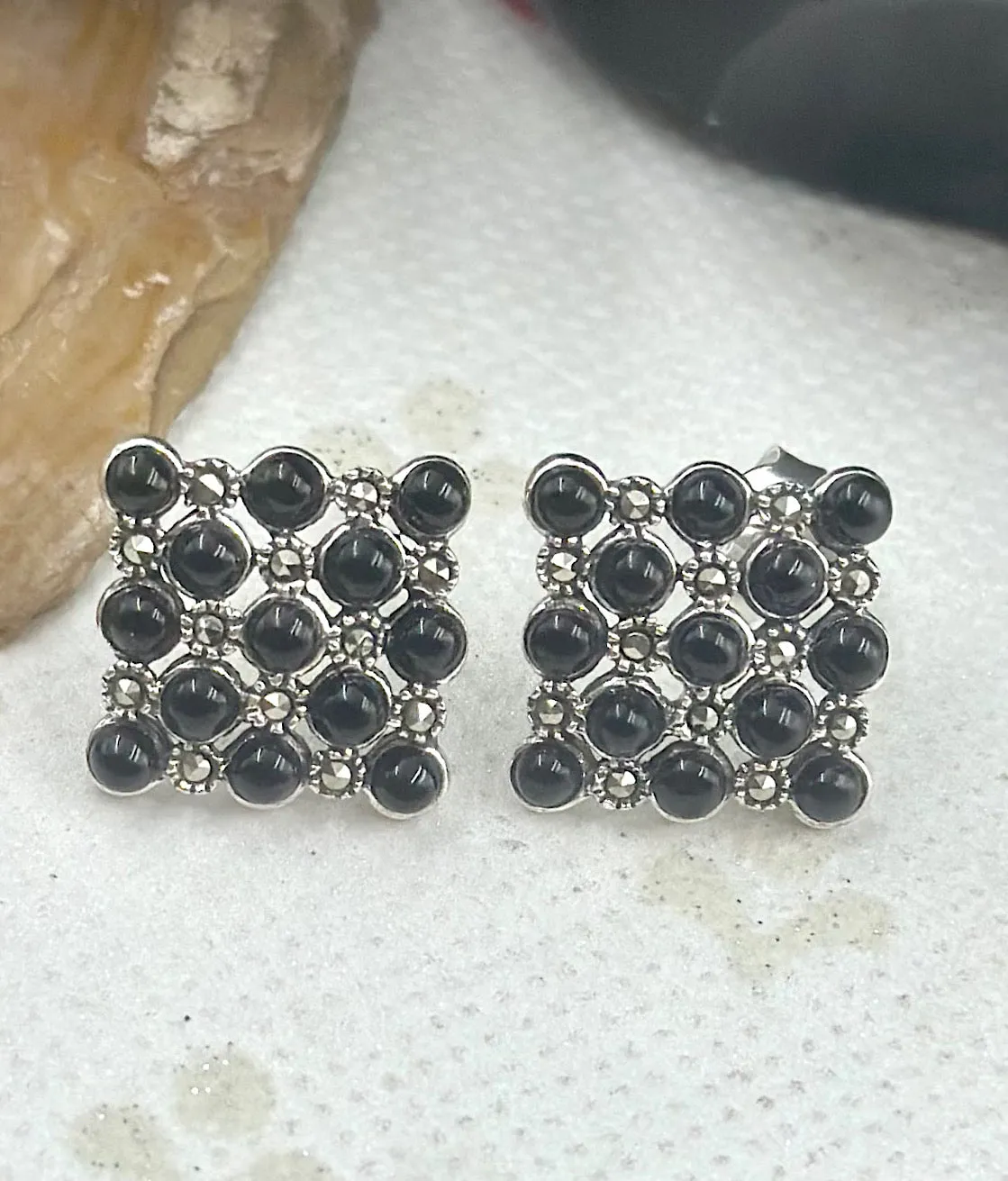 The Silver Marcasite Earstuds (Black)