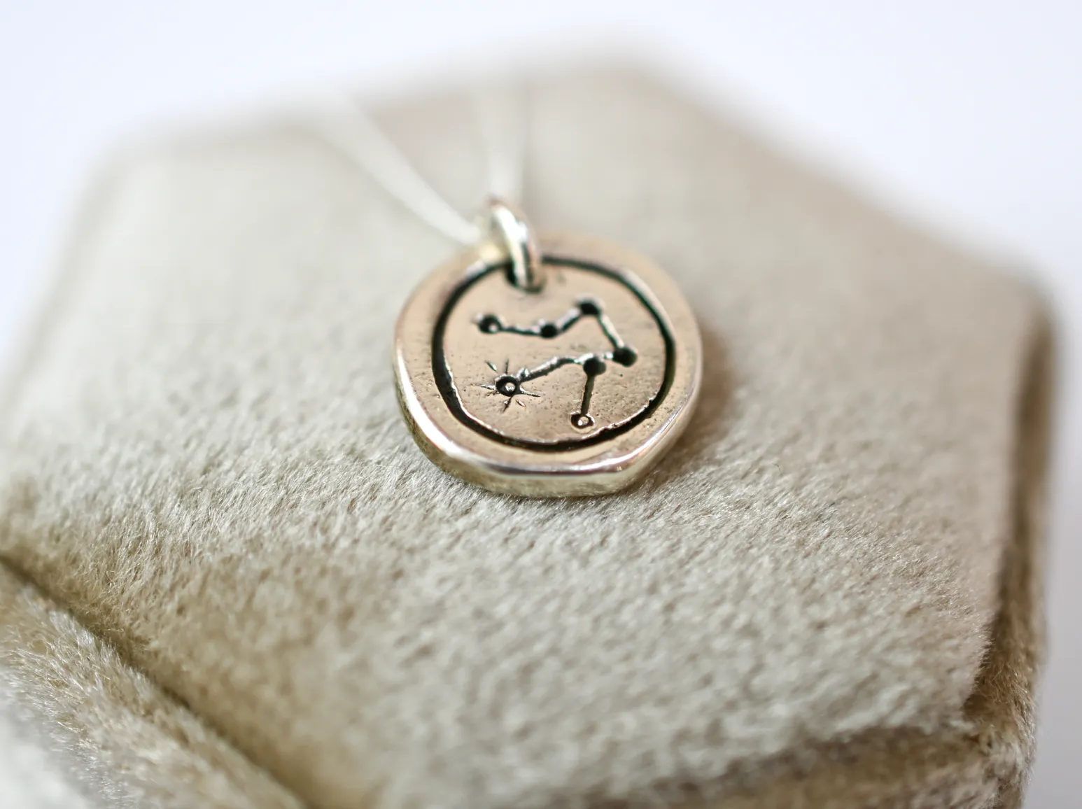 Zodiac Pendant - Aquarius